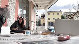 milf tradisce il suo ragazzo con uno sconosciuto nella sua panda _lucas speracchi