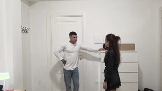 AMATORIALE ITALIANO Seduco il corriere e pago in natura facendomi scopare