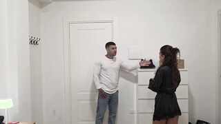 AMATORIALE ITALIANO Seduco il corriere e pago in natura facendomi scopare