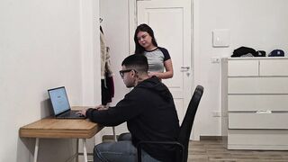 AMATORIALE ITALIANO Convinco un nerd a farmi il test di matematica e in cambio mi sborra in faccia