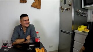 SCAMBISTI AMATORIALI ITALIANI FINISCONO A SCOPARE DURANTE IL GIOCO DELLA BOTTIGLIA