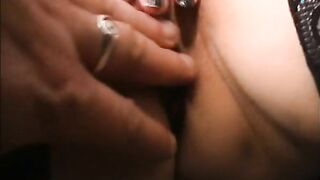 Threesome con sono delle troie italiane con la figa pelosa vengono scopate