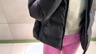 (DIA ITA)Con il mio RAGAZZO abbiamo fatto una SVELTINA in un BAGNO PUBBLICO durante la GITA
