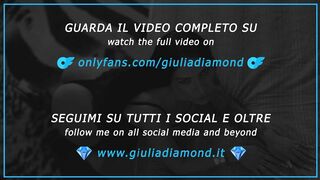 Le ZIE ITALIANE Troie Diana Zilli e Giulia Diamond SEDUCONO e si Scopano il GIOVANE Cazzo - Threesome Amatoriale Italiano (Dialoghi italiani)