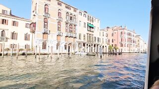 In giro per Venezia, mi arrapi e voglio essere scopata. Video completo sul mio OF.
