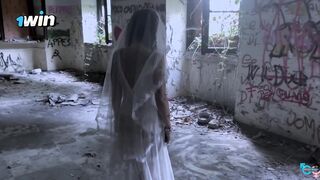 ragazza italiana si transforma in un fanatasma e si fa scopare e sborrare per tornare normale